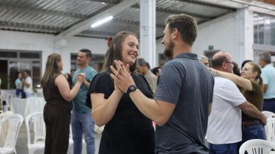 ENCERRAMENTO DO ANO CASAIS A1: Investir em educação é semear sonhos e colher qualidade de vida 