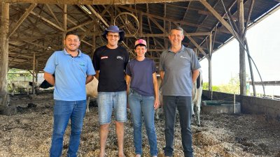 Fam&iacute;lia Oberger, t&eacute;cnico da Cooper A1 Rubio Frizon e Valmir Jos&eacute; Reichert, <br/>Coordenador de Vendas Agrifirm