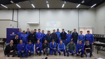 Turma focada na classifica&ccedil;&atilde;o e secagem