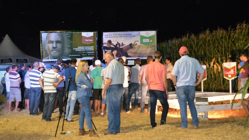 DIFUSÃO DE TECNOLOGIA AGRÍCOLA: Mais de 400 cooperados participaram de ‘Noite de Campo’ promovida pela Cooper A1