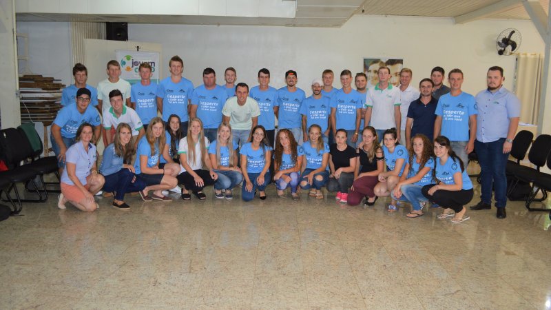 JOVENS COOPERATIVISTAS: Dia de integração e análise das atividades realizadas