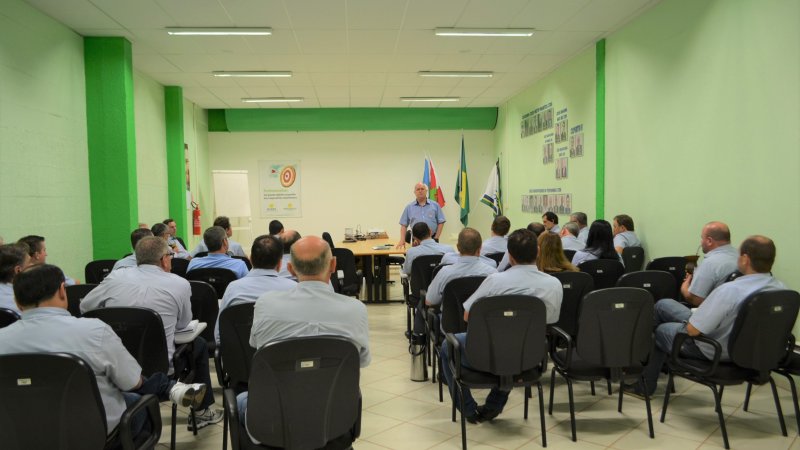 REUNIÃO DE GERENTES: importância dos programas de treinamentos aos produtores rurais é reforçada na Cooper A1
