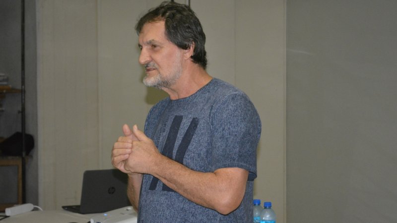 COOPER A1: Colaboradores da unidade de Palmitos receberam orientações sobre voluntariado na noite de sexta-feira, dia 20