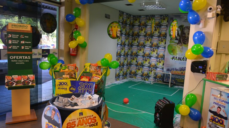 PROMOÇÃO 300 MIL EM PRÊMIOS: 24 vale-compras foram sorteados em todas as unidades da Cooper A1 na manhã desta sexta-feira