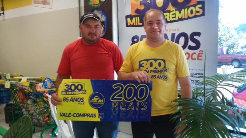 PROMOÇÃO 300 MIL EM PRÊMIOS: ganhadores de maio retiraram seus prêmios