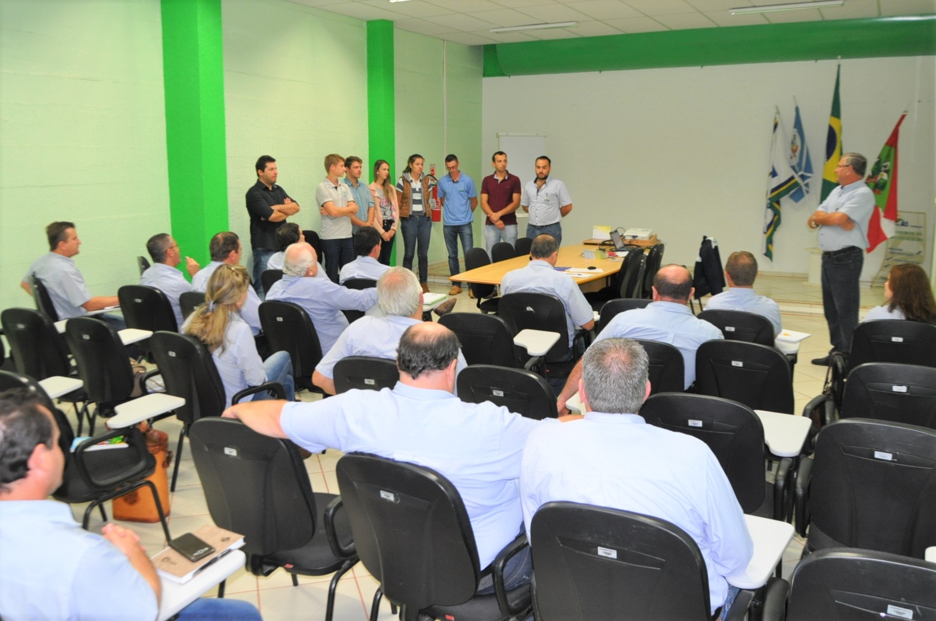 REFORÇO NO CAMPO: Cooper A1 contrata novos médicos veterinários para a atividade do leite