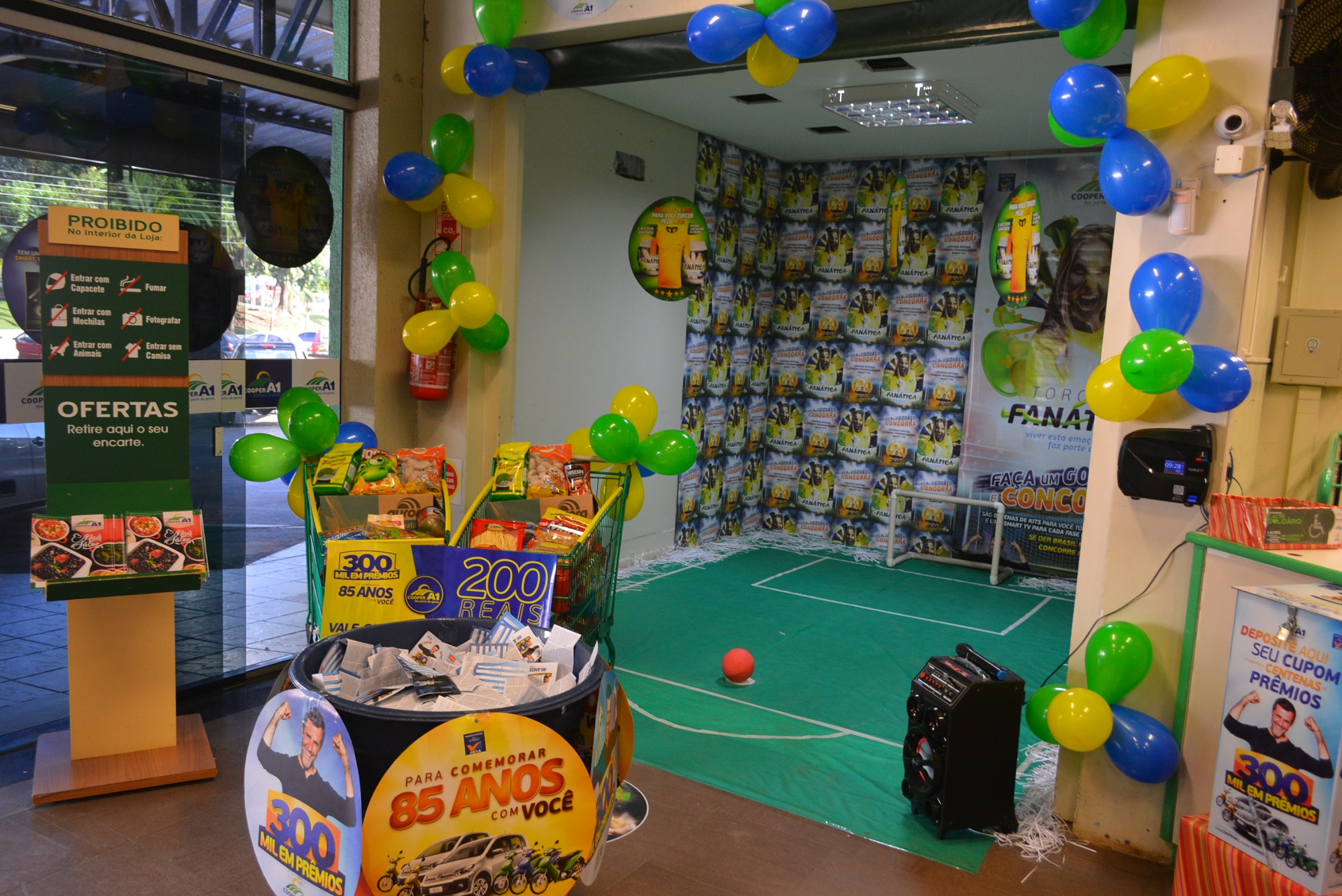 PROMOÇÃO 300 MIL EM PRÊMIOS: 24 vale-compras foram sorteados em todas as unidades da Cooper A1 na manhã desta sexta-feira