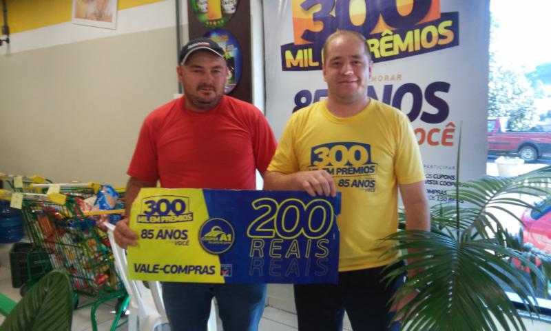 PROMOÇÃO 300 MIL EM PRÊMIOS: ganhadores de maio retiraram seus prêmios