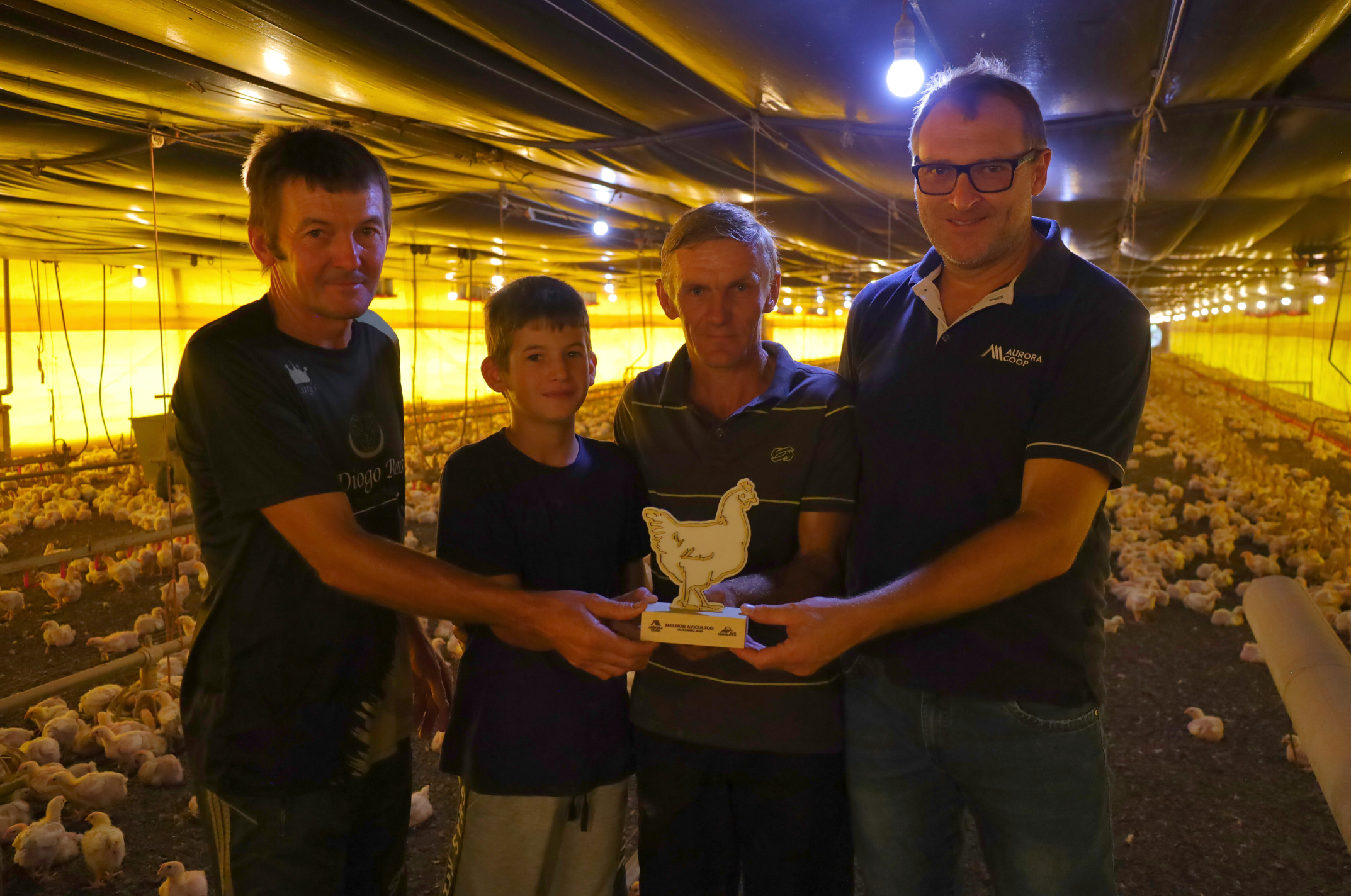 DESTAQUE AVICULTURA EM DEZEMBRO: Família Billig faz da evolução grande aliada