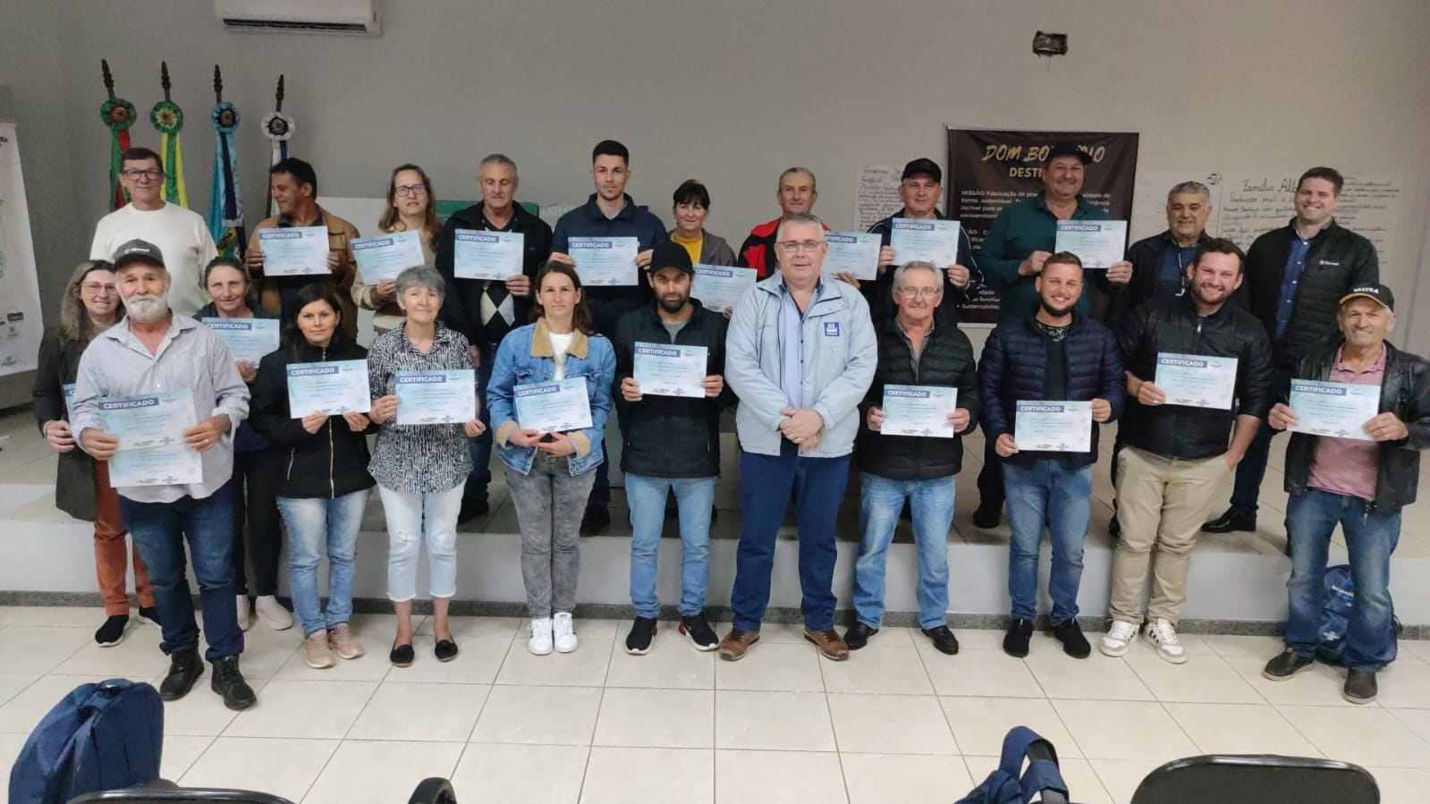 FORMAÇÃO:  Programa Qualidade Total Rural é finalizado em Ametista do Sul 