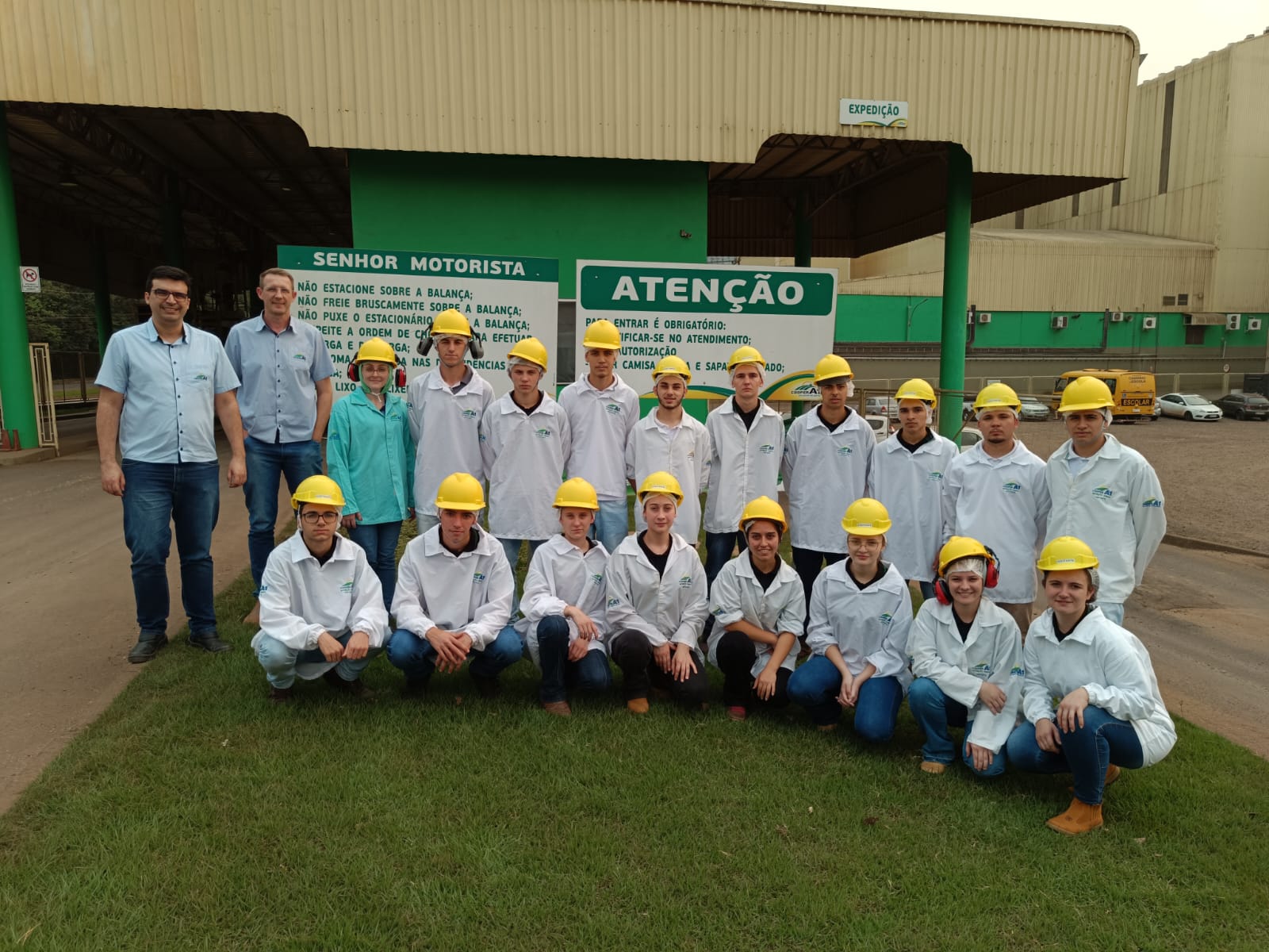 COMPARTILHAR: Escolas conhecem Fábrica de Rações de Mondai