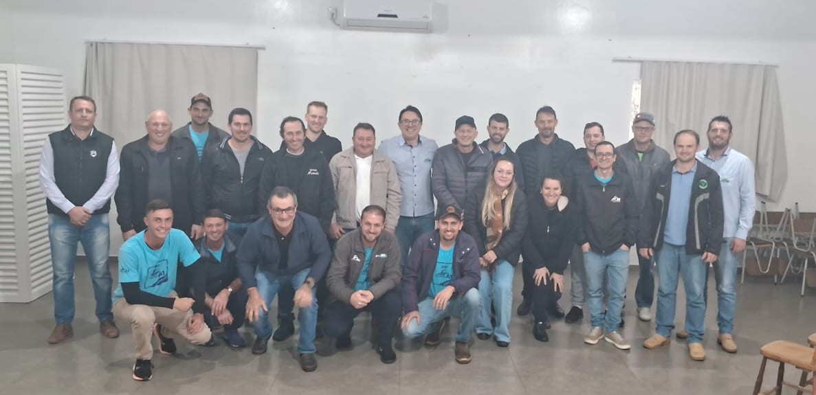 DISSEMINAÇÃO DE INFORMAÇÕES: Integrados da Regional de Guaraciaba se aprofundam no cooperativismo  